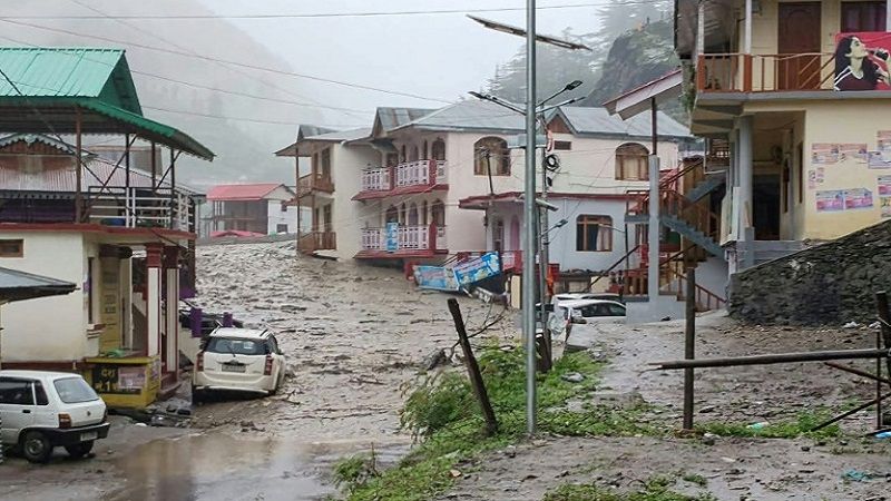 Mueren cuatro personas por una riada en el Himilaya indio
