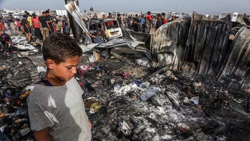 Mueren siete personas en un bombardeo israel&iacute; contra una tienda de campa&ntilde;a en Gaza