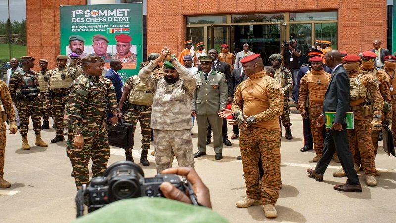 Mal&iacute; y Burkina Faso restringen la entrada de estadounidenses en respuesta al veto migratorio de Trump