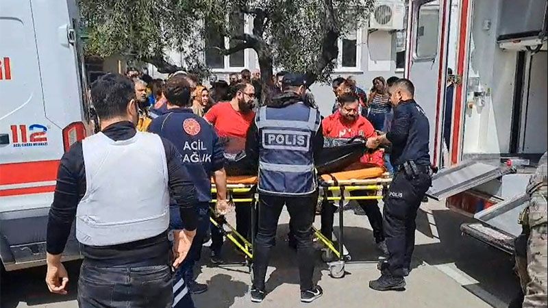 Autor del mortal tiroteo en Turqu&iacute;a rindi&oacute; homenaje a atacante mis&oacute;gino de EEUU