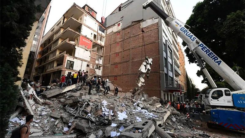 Al menos 132 muertos y m&aacute;s de 570 heridos por el terremoto de Colombia